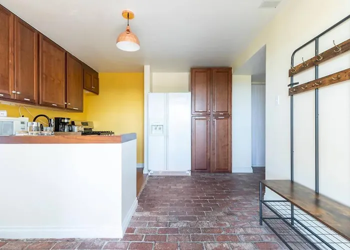 30 Pct Off!! Limited Time! Malibu Zen Guest Suite, Near Beach & Hiking Trails, Central Location