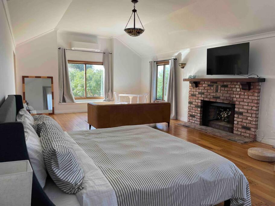 30 Pct Off!! Limited Time! Zen Guest Suite, Near & Hiking Trails, Location Malibu